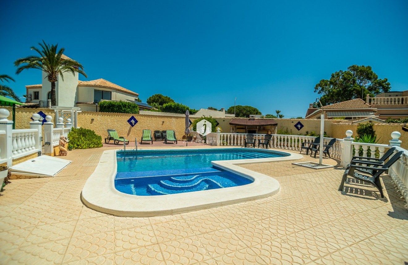 Tweedehands - Villa -
Torrevieja - Costa Blanca