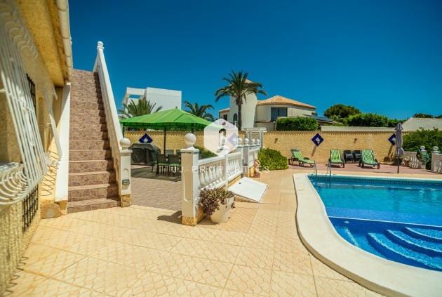 Tweedehands - Villa -
Torrevieja - Costa Blanca
