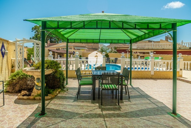 Tweedehands - Villa -
Torrevieja - Costa Blanca