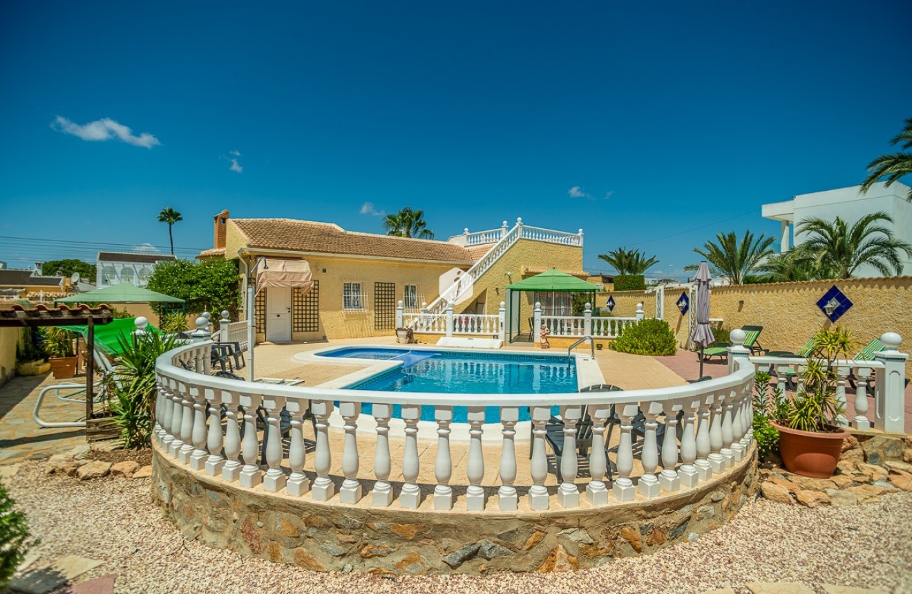 Tweedehands - Villa -
Torrevieja - Costa Blanca