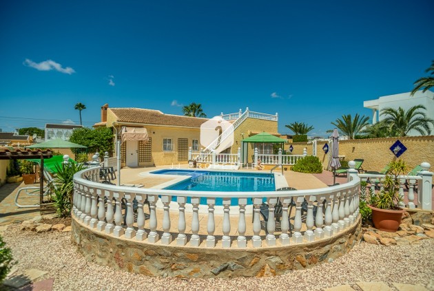 Tweedehands - Villa -
Torrevieja - Costa Blanca