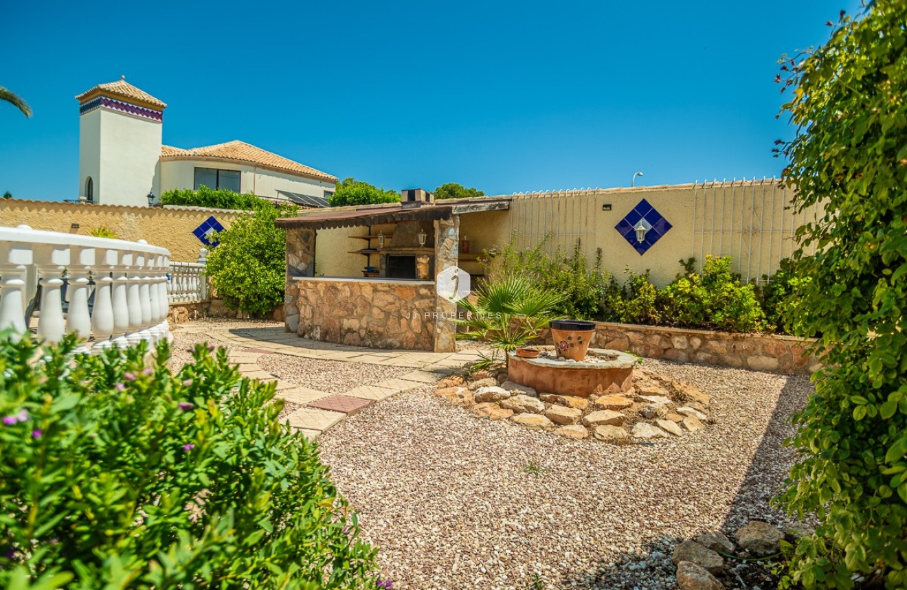 Tweedehands - Villa -
Torrevieja - Costa Blanca