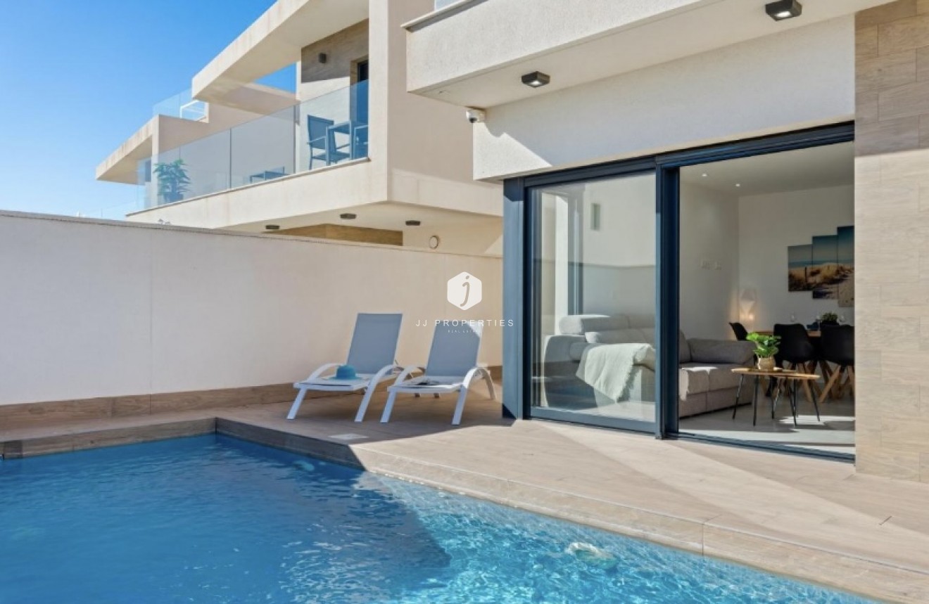 Tweedehands - Villa -
San Miguel de Salinas - Inland