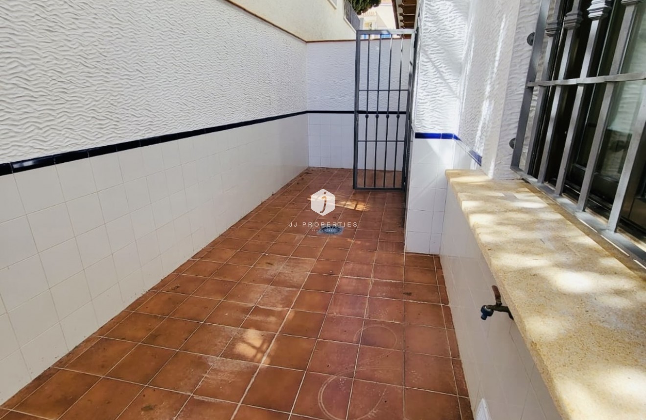 Tweedehands - Chalet -
San Miguel de Salinas - Inland