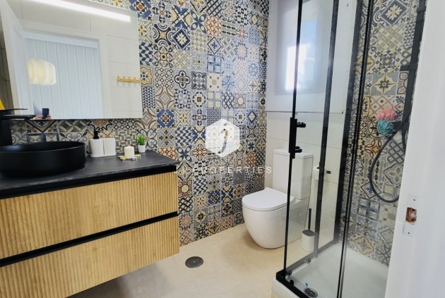 Tweedehands - Chalet -
San Miguel de Salinas - Inland