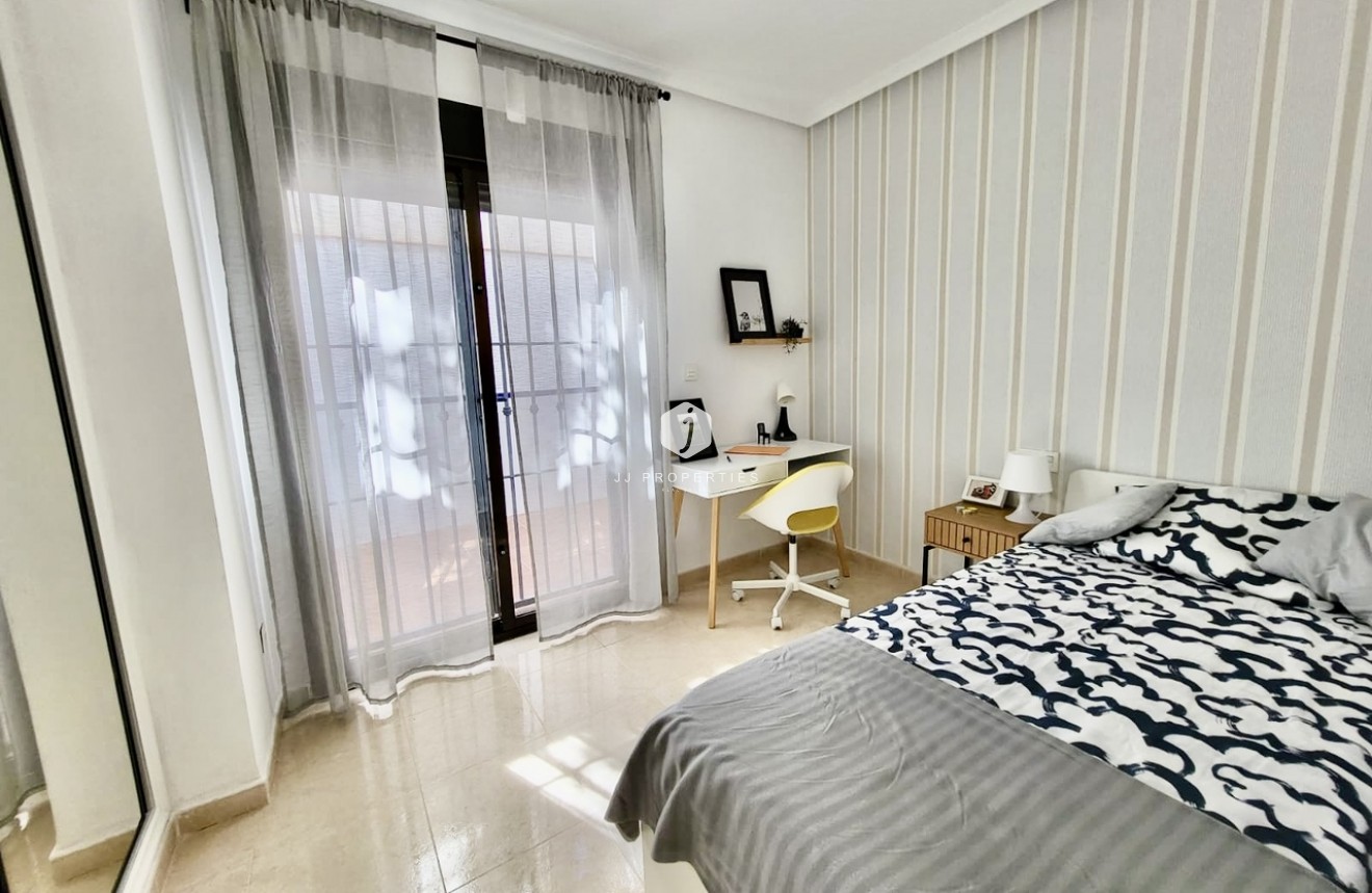 Tweedehands - Chalet -
San Miguel de Salinas - Inland