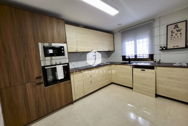 Tweedehands - Chalet -
San Miguel de Salinas - Inland