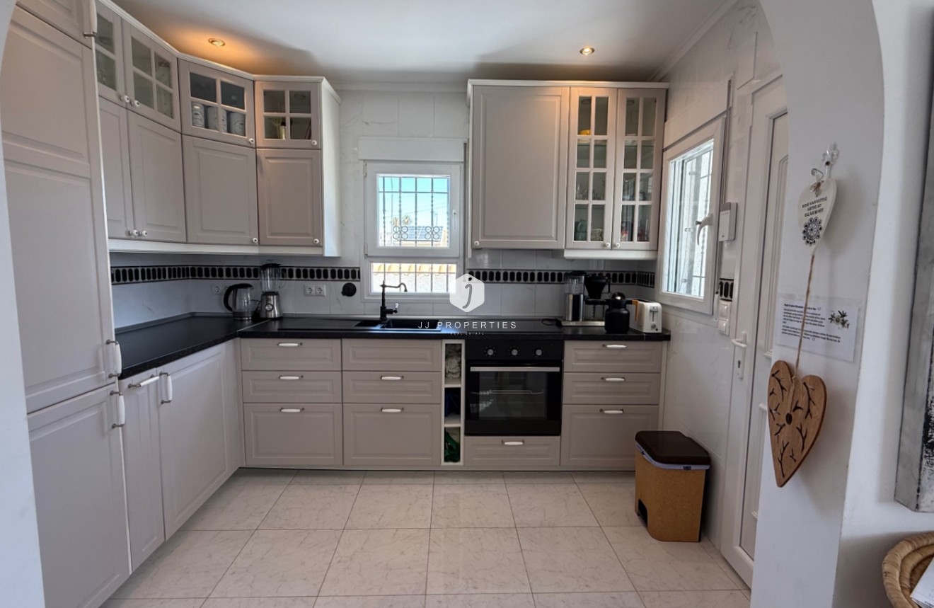 Tweedehands - Villa -
Torrevieja - Costa Blanca