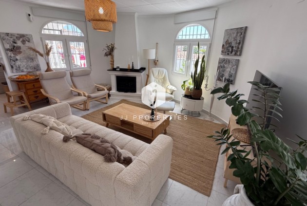 Tweedehands - Villa -
Torrevieja - Costa Blanca