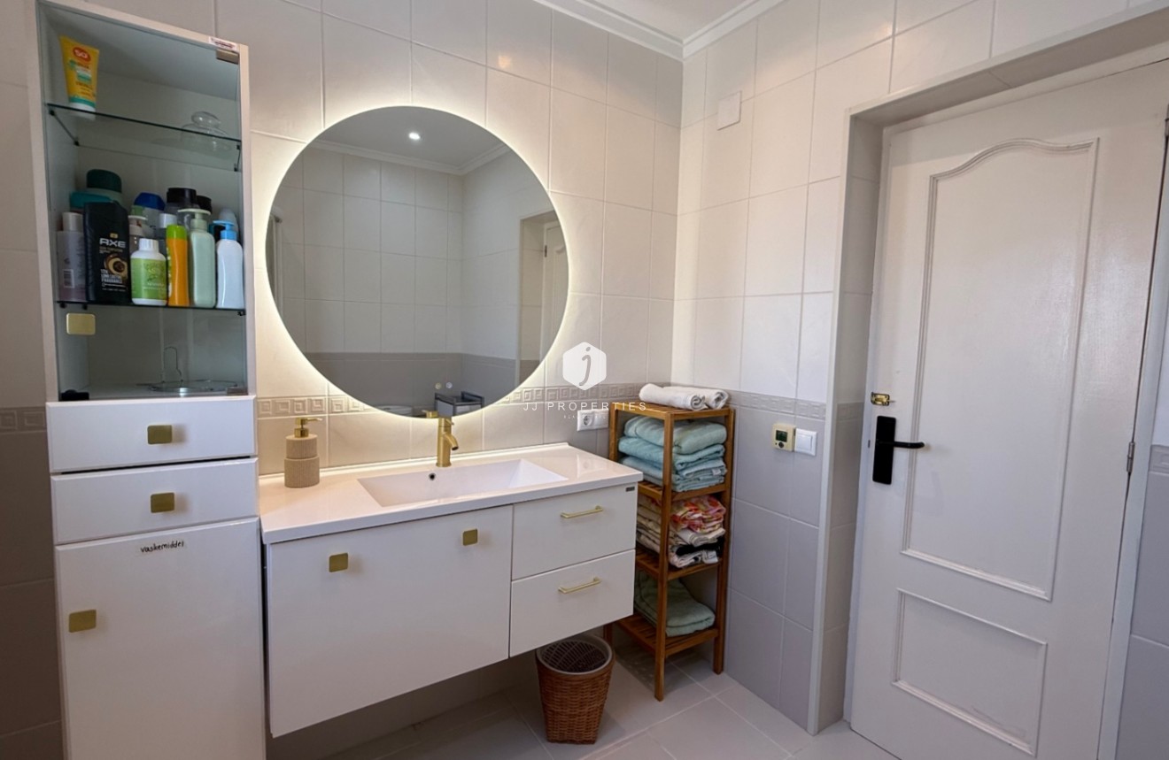 Tweedehands - Villa -
Torrevieja - Costa Blanca