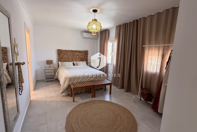 Tweedehands - Villa -
Torrevieja - Costa Blanca