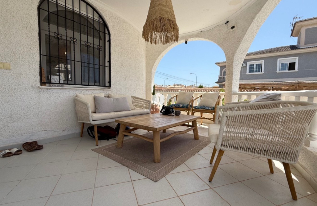 Tweedehands - Villa -
Torrevieja - Costa Blanca