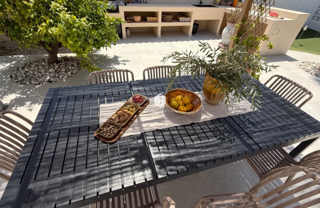 Tweedehands - Villa -
Torrevieja - Costa Blanca