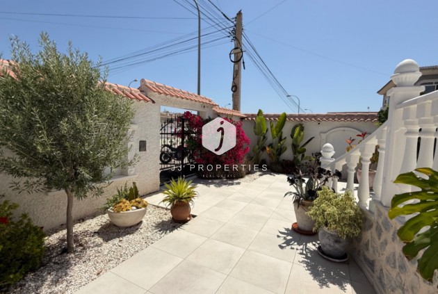 Tweedehands - Villa -
Torrevieja - Costa Blanca