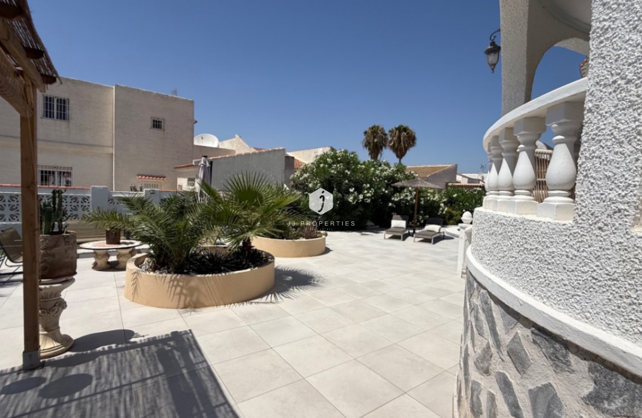 Tweedehands - Villa -
Torrevieja - Costa Blanca