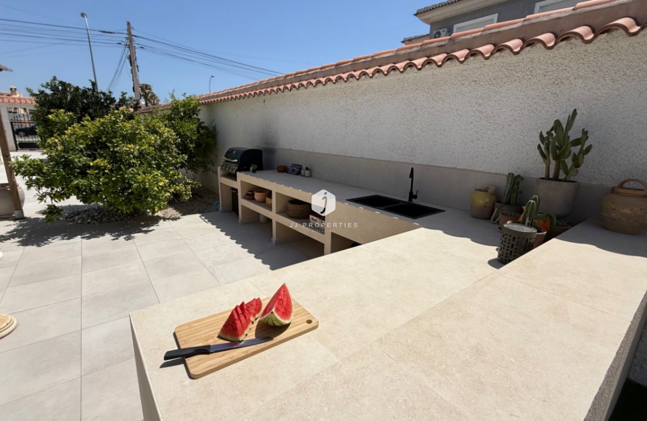 Tweedehands - Villa -
Torrevieja - Costa Blanca