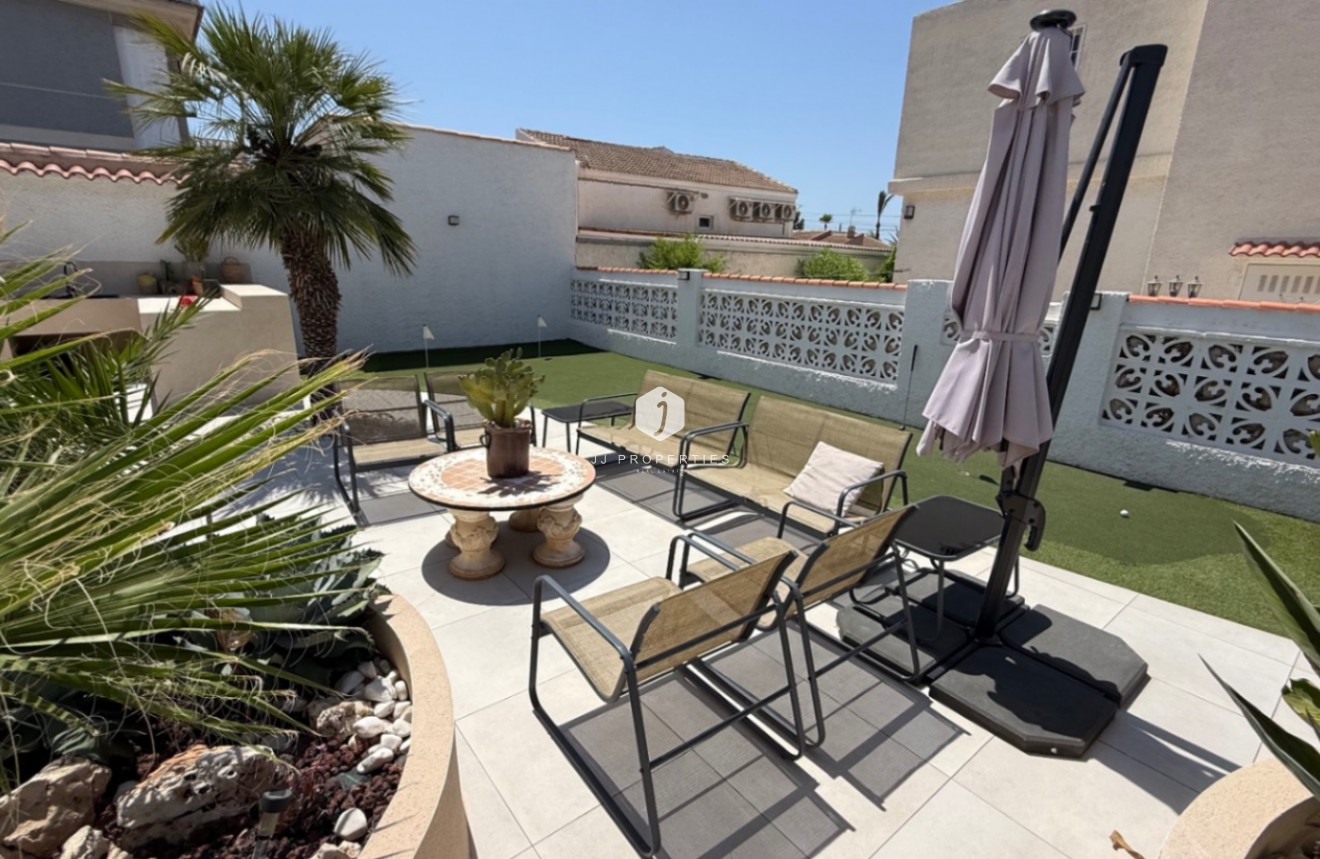 Tweedehands - Villa -
Torrevieja - Costa Blanca