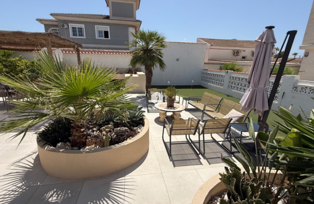 Tweedehands - Villa -
Torrevieja - Costa Blanca