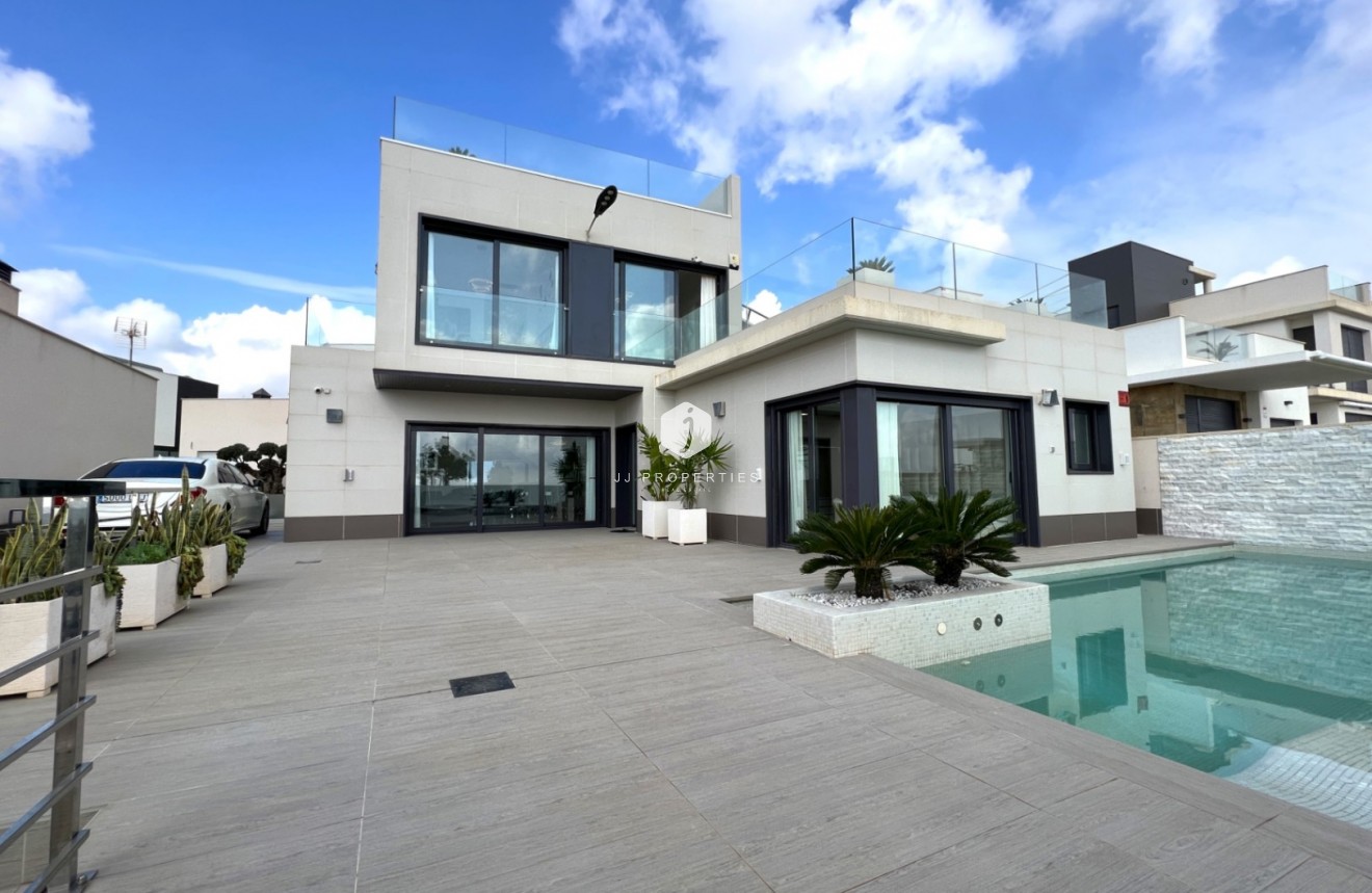 Tweedehands - Villa -
San Miguel de Salinas - Inland