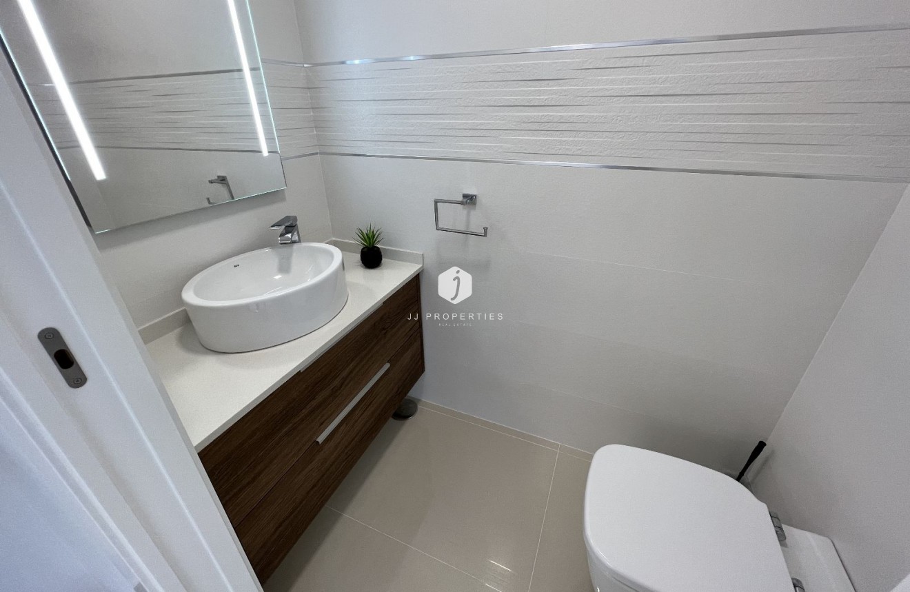 Tweedehands - Villa -
San Miguel de Salinas - Inland