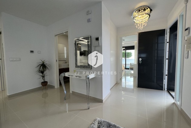 Tweedehands - Villa -
San Miguel de Salinas - Inland