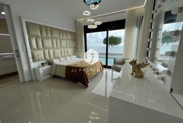 Tweedehands - Villa -
San Miguel de Salinas - Inland