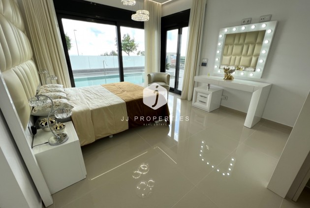 Tweedehands - Villa -
San Miguel de Salinas - Inland