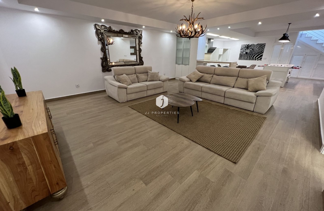 Tweedehands - Villa -
San Miguel de Salinas - Inland