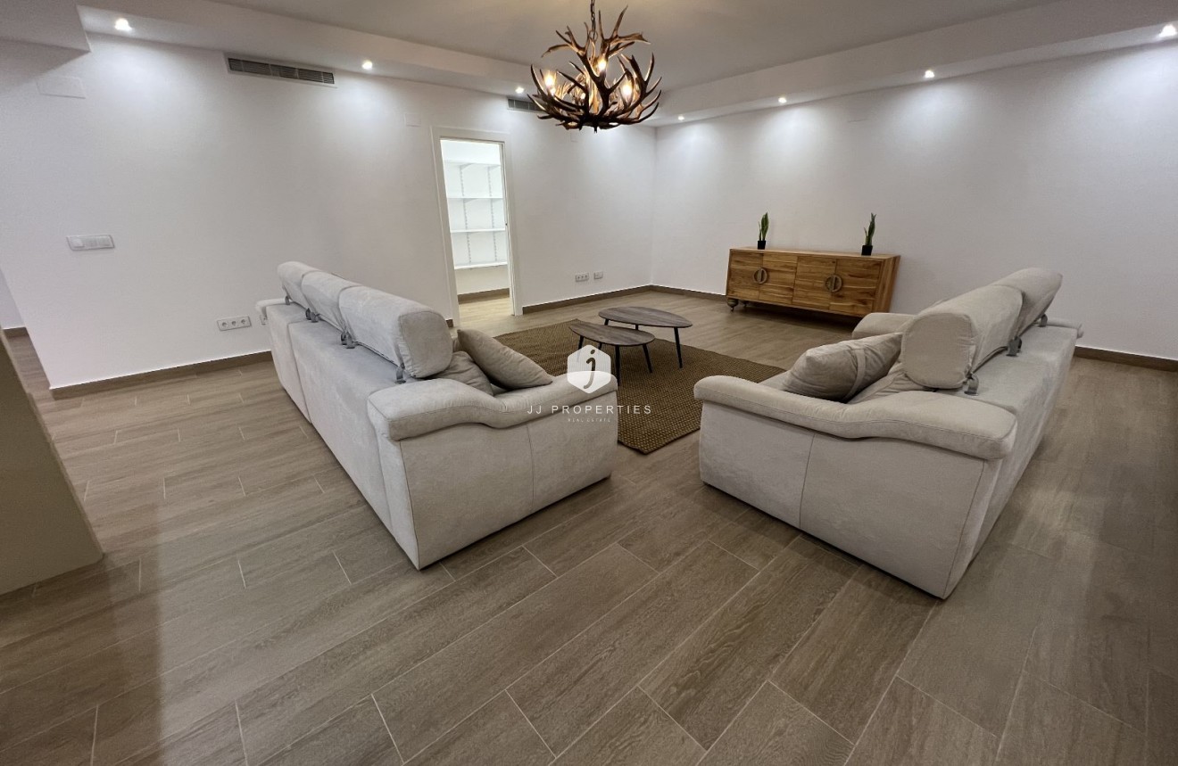 Tweedehands - Villa -
San Miguel de Salinas - Inland