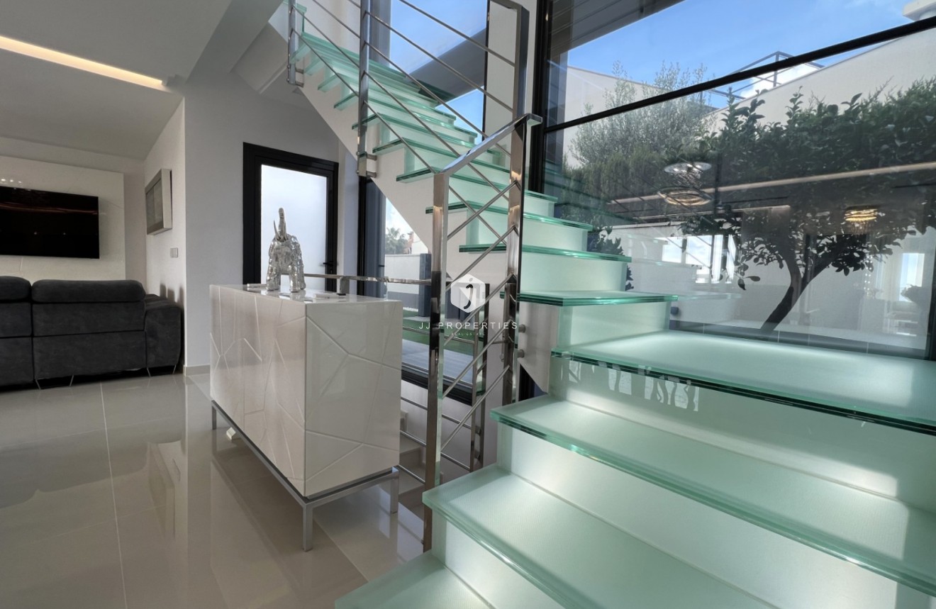 Tweedehands - Villa -
San Miguel de Salinas - Inland