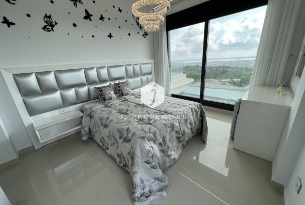 Tweedehands - Villa -
San Miguel de Salinas - Inland