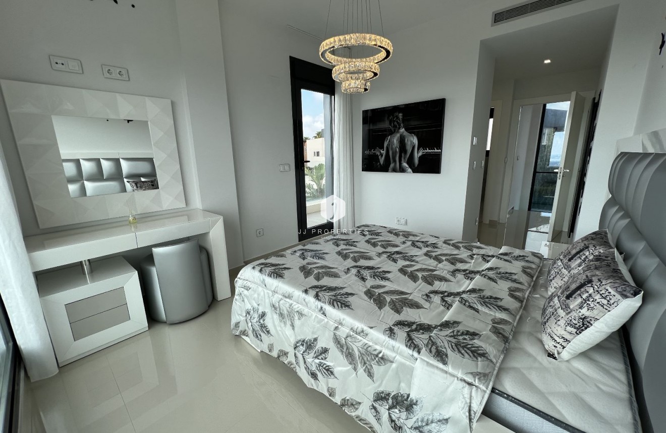 Tweedehands - Villa -
San Miguel de Salinas - Inland