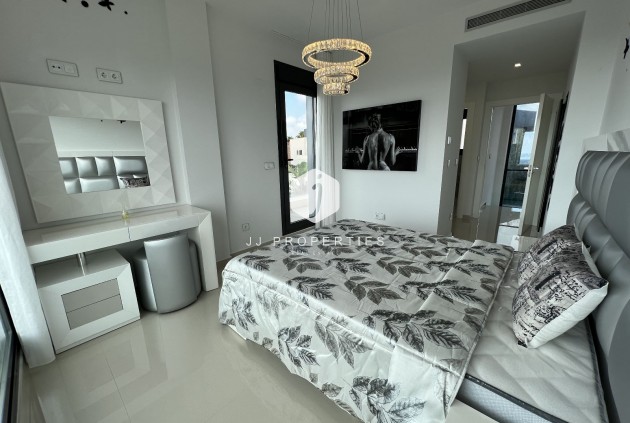 Tweedehands - Villa -
San Miguel de Salinas - Inland