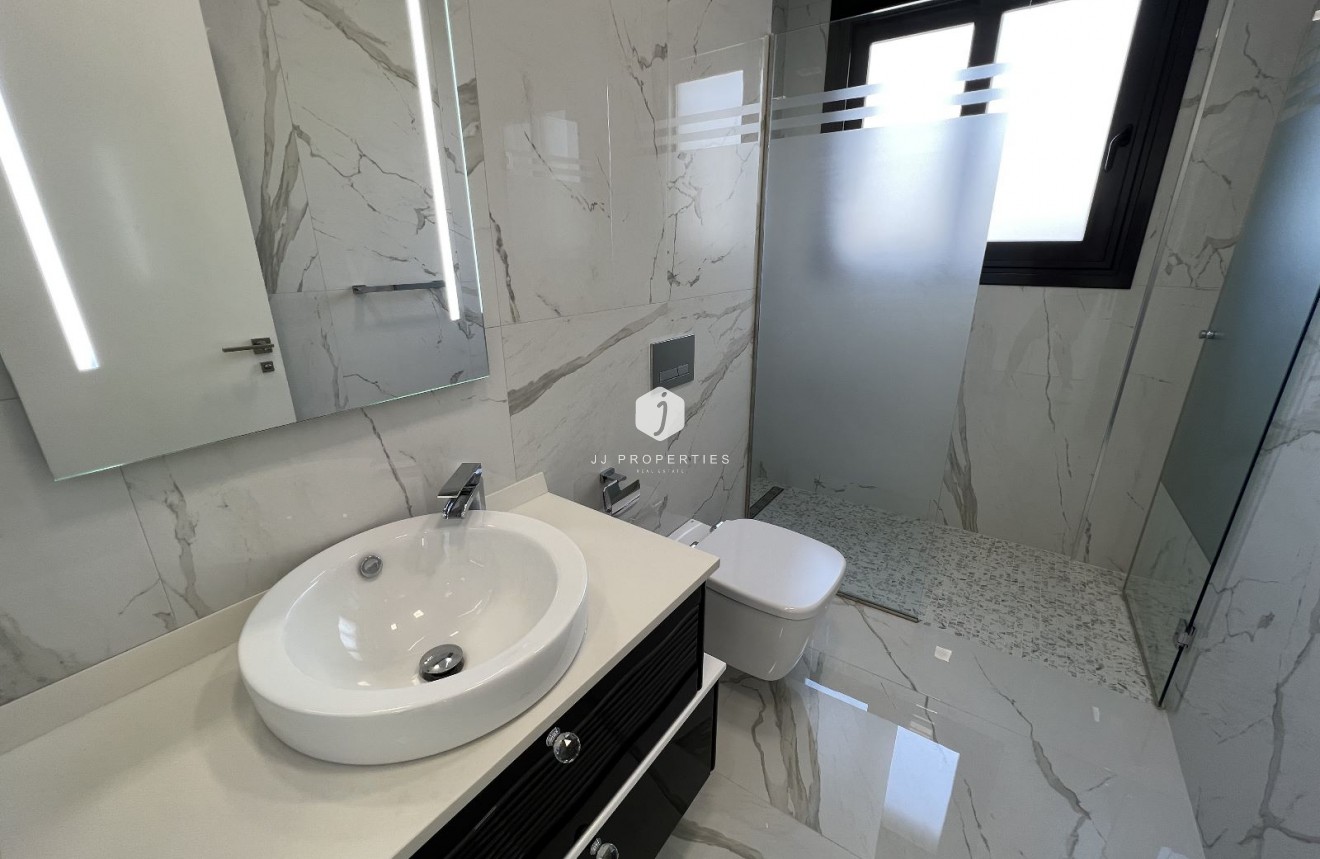 Tweedehands - Villa -
San Miguel de Salinas - Inland