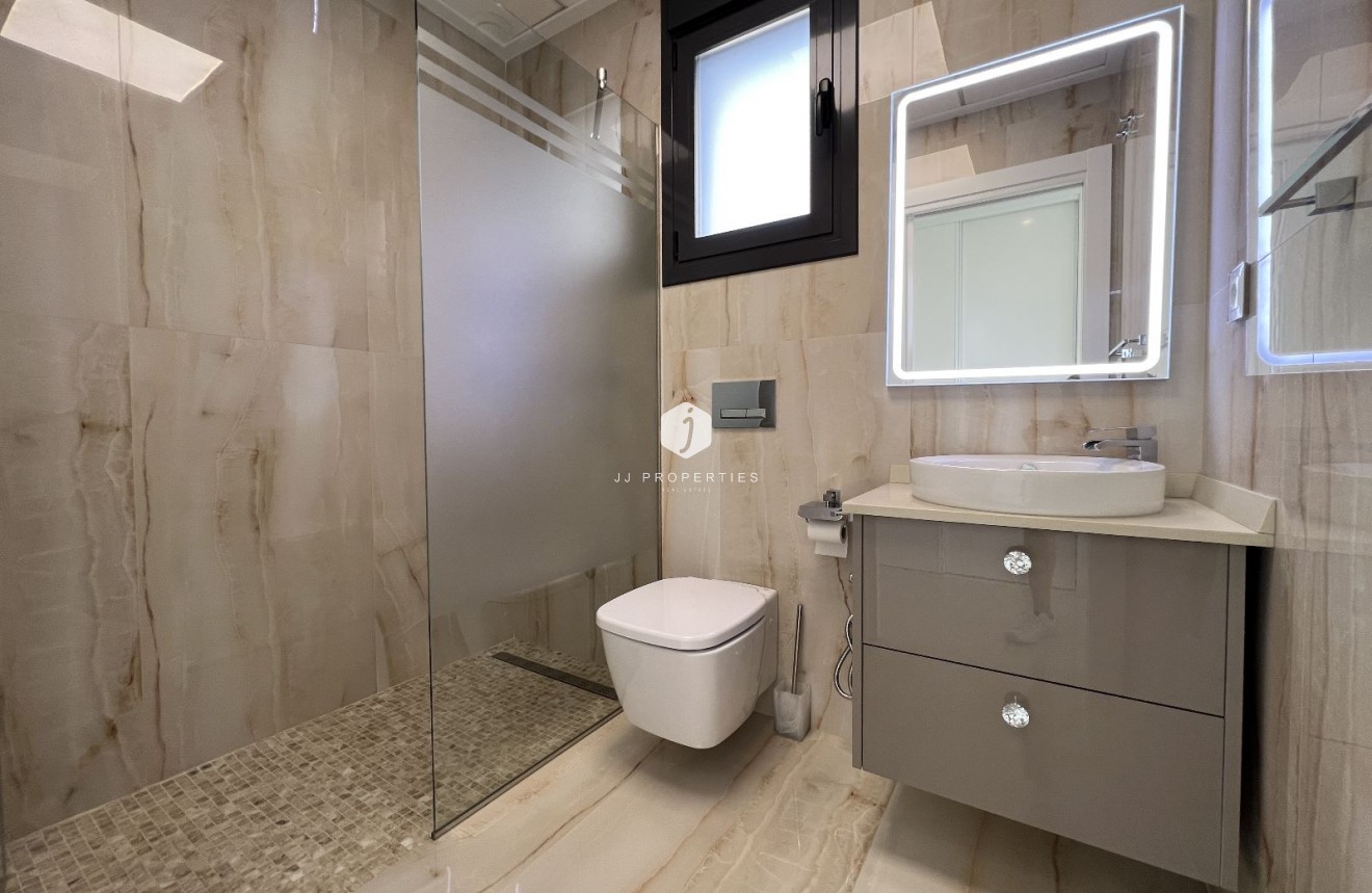 Tweedehands - Villa -
San Miguel de Salinas - Inland