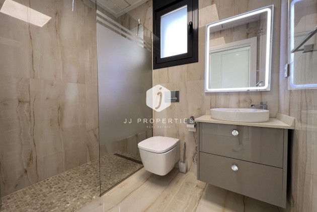 Tweedehands - Villa -
San Miguel de Salinas - Inland