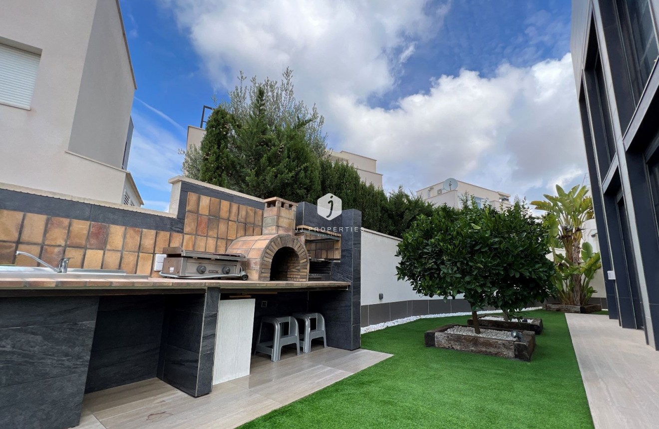 Tweedehands - Villa -
San Miguel de Salinas - Inland