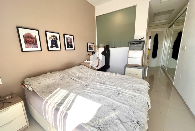 Tweedehands - Penthouse -
Los Dolses - Inland