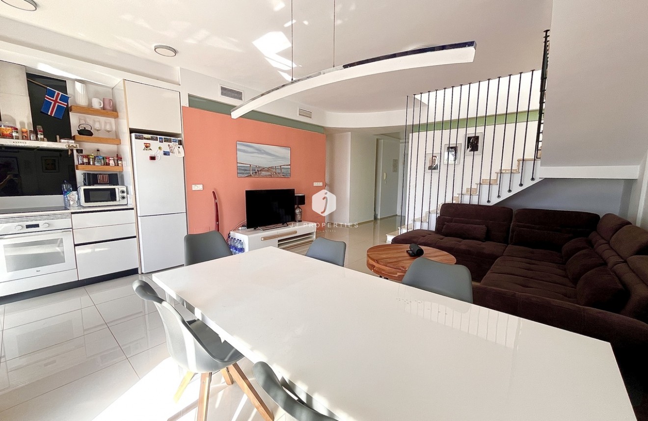 Tweedehands - Penthouse -
Los Dolses - Inland