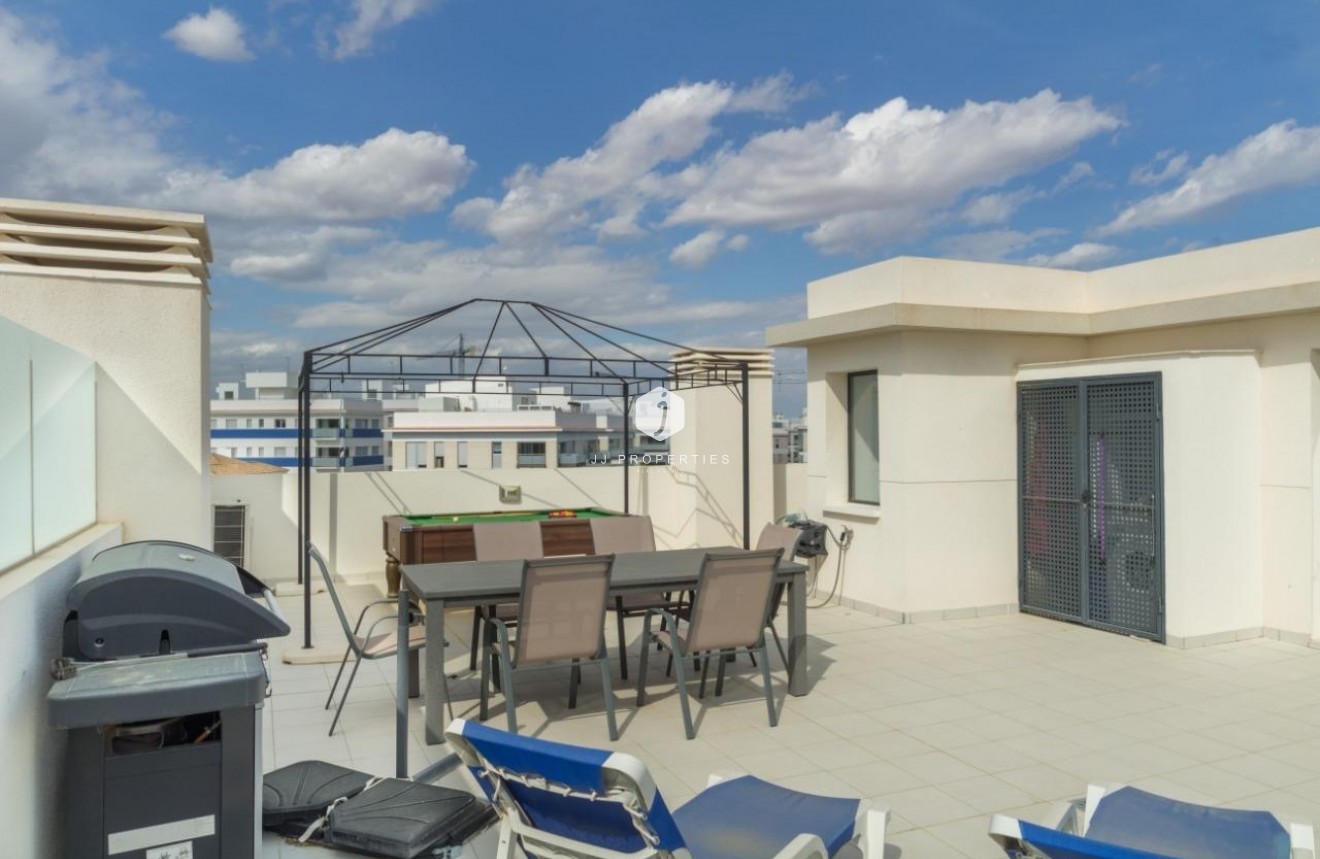 Tweedehands - Penthouse -
Los Dolses - Inland