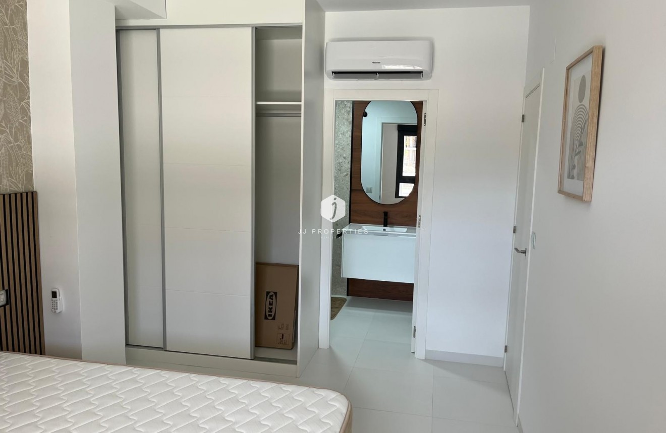 Tweedehands - Appartement / flat -
San Miguel de Salinas - Inland