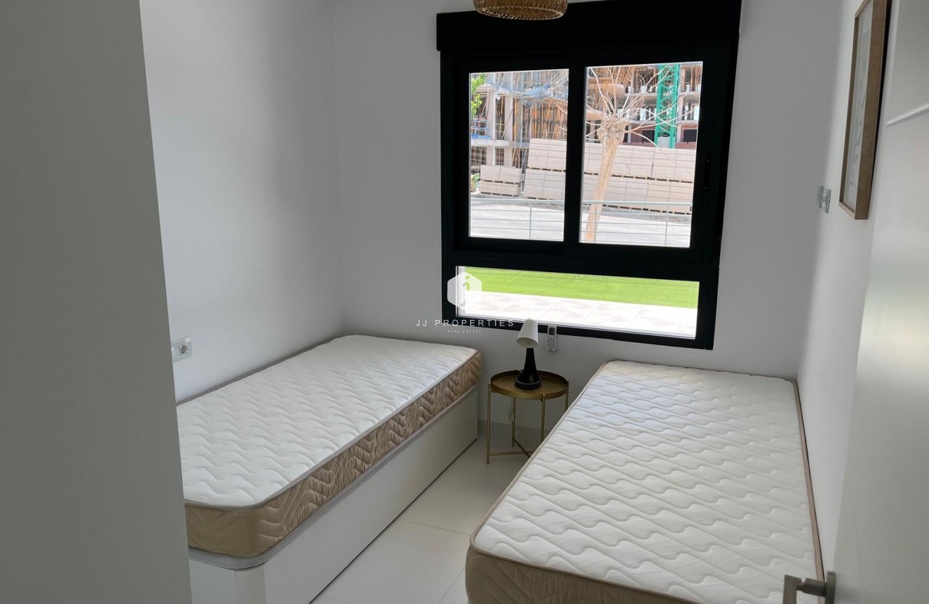 Tweedehands - Appartement / flat -
San Miguel de Salinas - Inland