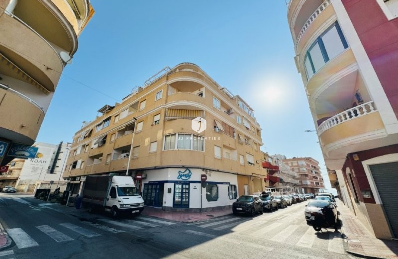 Tweedehands - Appartement / flat -
La Mata - Costa Blanca