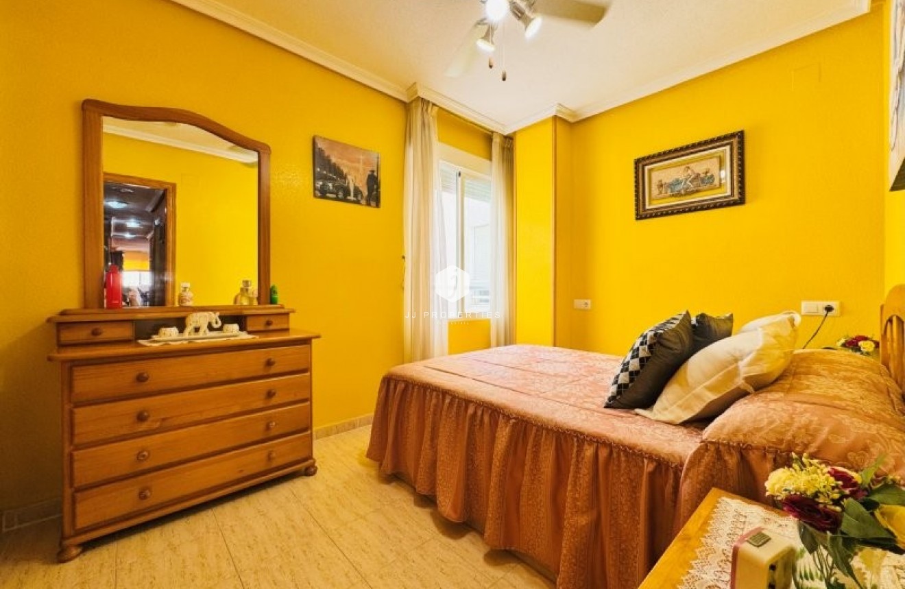 Tweedehands - Appartement / flat -
La Mata - Costa Blanca