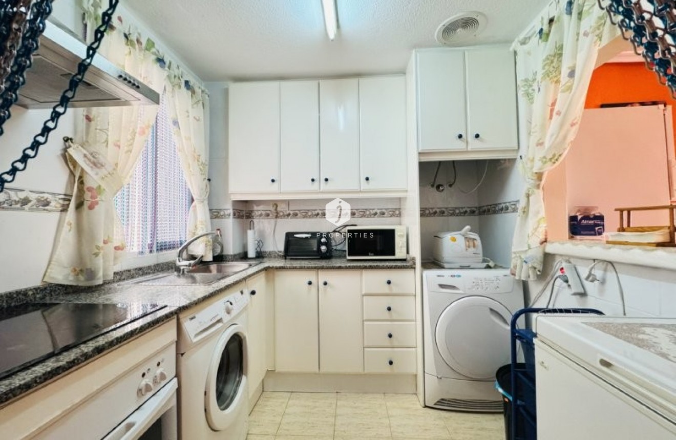 Tweedehands - Appartement / flat -
La Mata - Costa Blanca