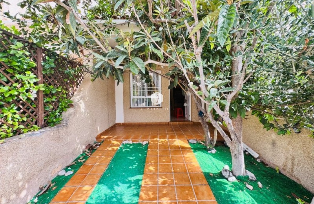 Tweedehands - duplex -
Torrevieja - Costa Blanca