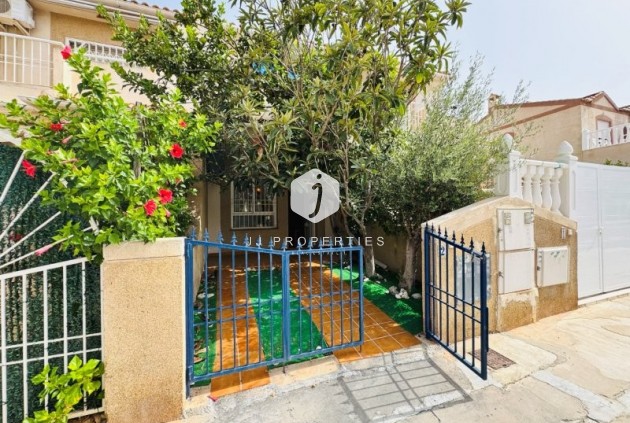 Tweedehands - duplex -
Torrevieja - Costa Blanca