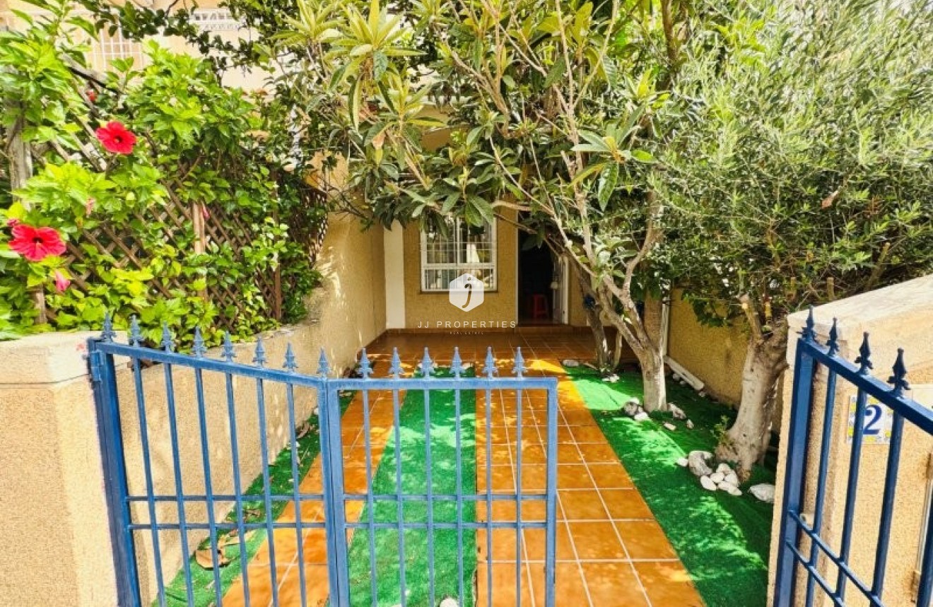 Tweedehands - duplex -
Torrevieja - Costa Blanca