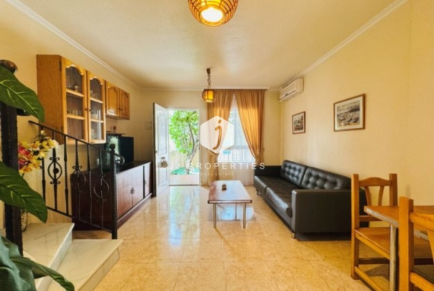 Tweedehands - duplex -
Torrevieja - Costa Blanca