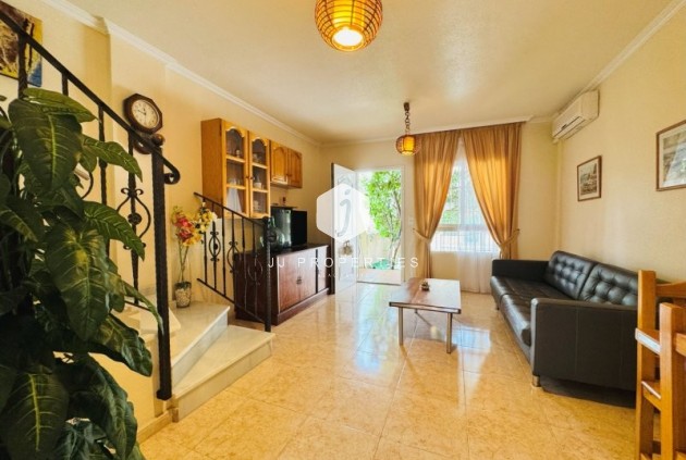 Tweedehands - duplex -
Torrevieja - Costa Blanca